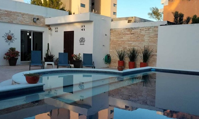 Yucatan Peninsula Maison | Beautiful Villa in Progreso With Pool and Garden, Next to the Beach