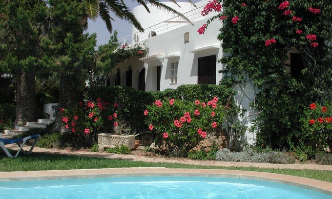 Cala Serena Villa | Villa récemment rénovée dans secteur calme avec piscine, jardin près de la plage