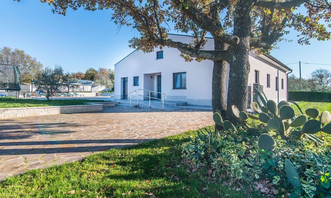 Marasi Villa | Villa individuelle avec piscine privée, terrasse couverte et équipement de jeu