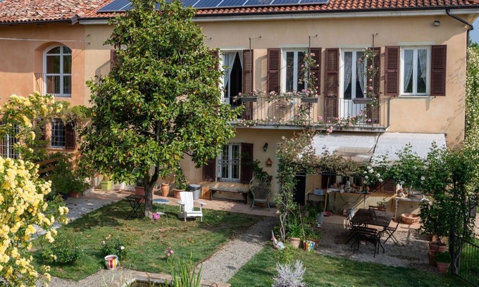 Alfiano Natta Maison | Agréable appartement pour 6 personnes avec WIFI, bain à remous, animaux admis et parking