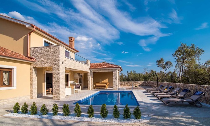 Pinezici Maison | Belle villa LAURA avec piscine privée