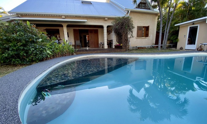 Etang Sale Les Bains Villa | Belle villa, Piscine, Jacuzzi indépendant , Hammam, Etang salé les bains.