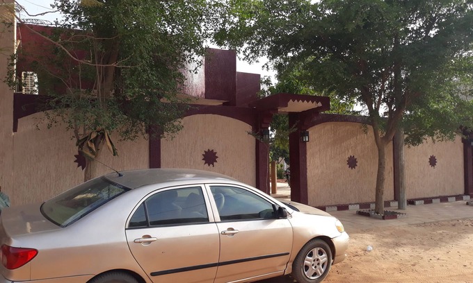Niamey Lit Et Petit-Déjeuner | belle villa avec 6 chambres, 5 douches, eau chaude/froide avec un grand parking
