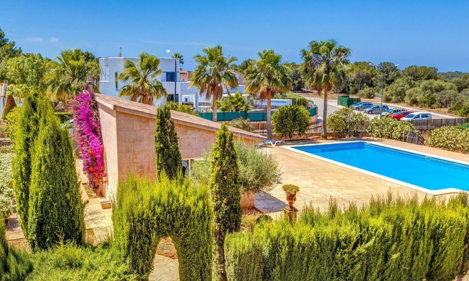 Llucmajor Maison | Belle villa avec piscine, terrasse de toit, Patio, jardin, Wi-Fi & climatisation; Parking disponible