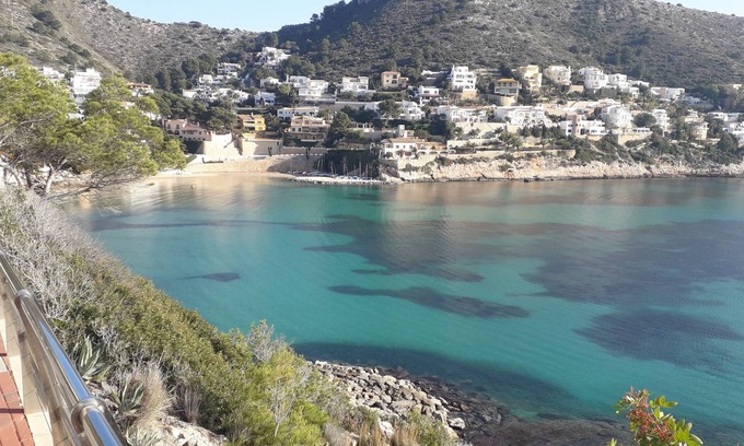 El Portet Villa | Belle villa avec vue sur la mer et une piscine partagée située dans les jardins méditerranéens