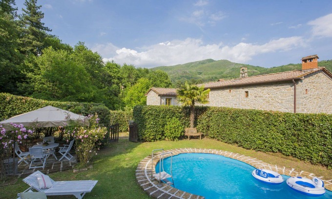 Pontito Villa | Maison de vacances avec WIFI, piscine privée, TV, balcon, animaux admis, vue panoramique, parking