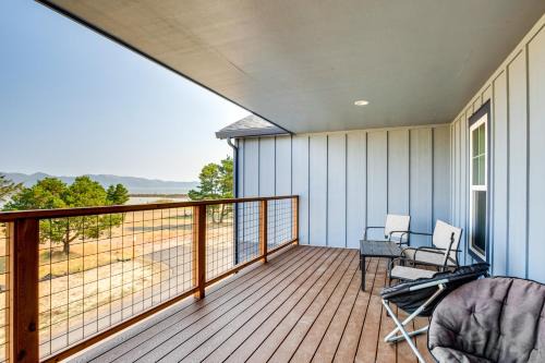 Hammond Maison | Beautiful Water Views Coastal Oregon Townhome!
