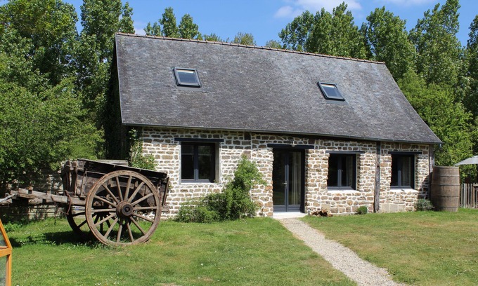 Larchamp Maison | Magnifiquement transformé 18ème siècle Détaché Grange dans cadre rural paisible