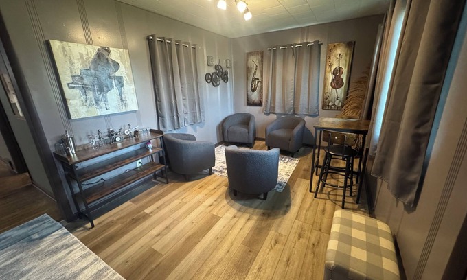 Spencer Maison | Beautifully decorated 3 bedroom house with all amenities in Spencer, NE