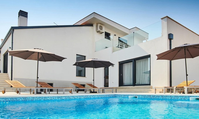 Kastel Cottage | Belle villa à Kaštel en Croatie avec piscine