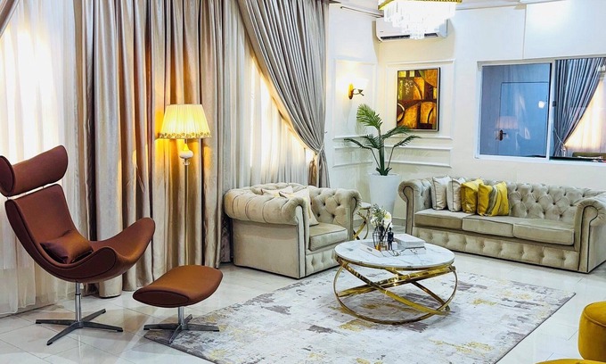 Surulere Maison | Beautifully Furnished 3-bedroom bungalow with AC, WiFi in the heart of Lagos