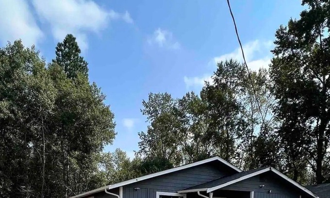 Eastside Maison | Beautifully remodeled 3 bed 2 bath fully fenced home