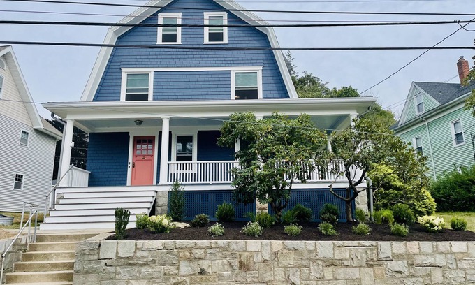 Westerly Appartement | Beautifully Remodeled Family Size Apartment, Ideal for Downtown & Beach Getaway