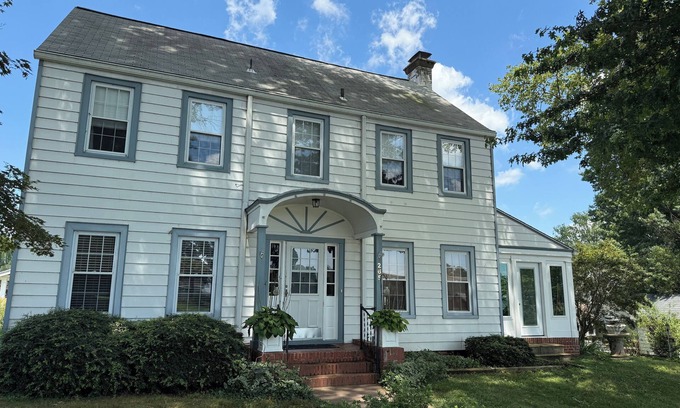 Havre De Grace Maison | Beautifully renovated home, steps from the Havre de Grace Lighthouse