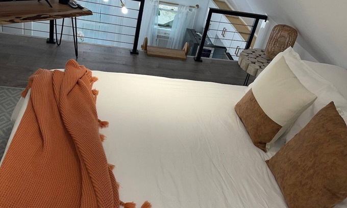 East Rockaway Appartement | Beautifully Renovated Modern Loft