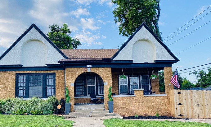 Central Oklahoma City Maison | Beautifully renovated craftsman in the heart of Oklahoma City.
