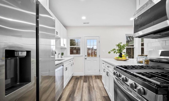 Towson Maison | Beautifully Renovated 4 Bedroom 2 Bath Townhome 2 Blocks from Towson University!
