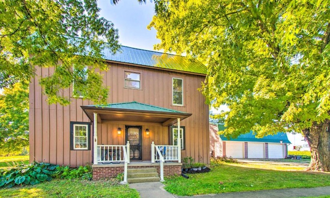 Annapolis Maison | Beautifully Restored Farmhouse in Marshall!