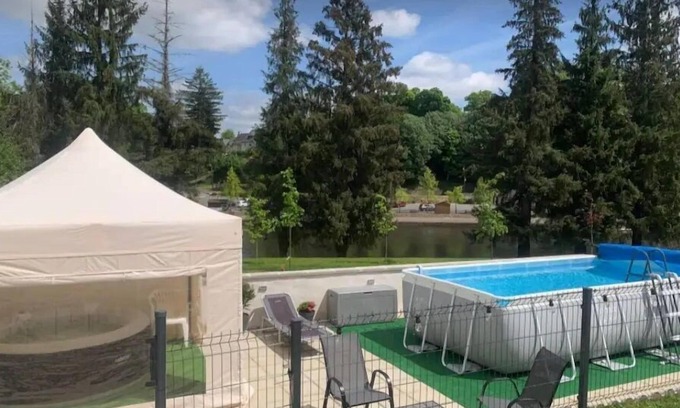Josselin Maison | Beautifully restored cottage with swimming pool and hot tub with magnificent views