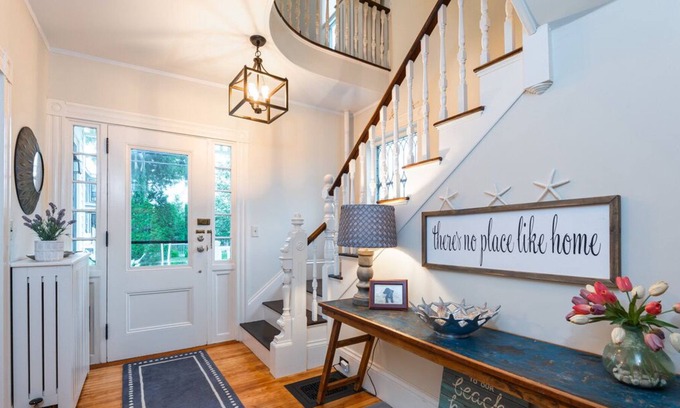 Newburyport Maison | Beautifully updated Victorian in downtown historic Newburyport