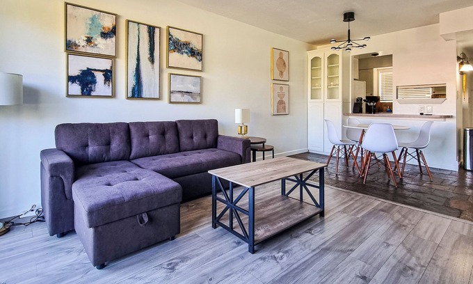 Fashion Square Appartement | Great 1BR Modern Condo across from FSQ Mall!
