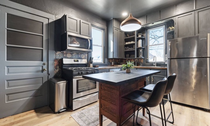 Marion Appartement | Beauty in the Heart of Marion!