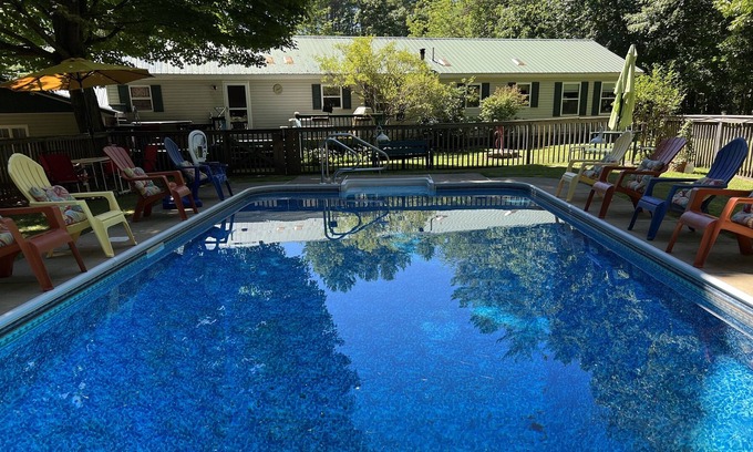 Otego Maison | Beaver Bungalow In-ground pool, hot tub, private pond, quiet country setting
