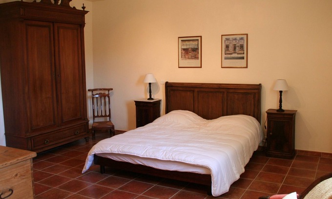 Conne-de-Labarde Lit Et Petit-Déjeuner | Bed and Breakfast "The Source"