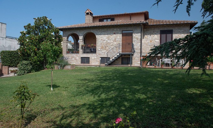 Montecastrilli Lit Et Petit-Déjeuner | Chambre d'hôtes 'Dolce Alba' avec jardin privé, Wi-Fi et climatisation