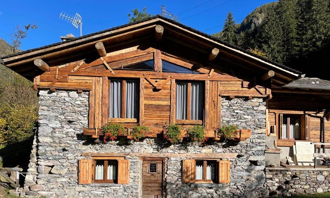 Carona Lit Et Petit-Déjeuner | Bed and Breakfast Campo Base
