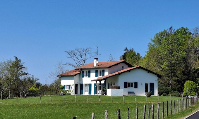 Villefranque Lit Et Petit-Déjeuner | Bed and breakfast LASCARAY 2 persons