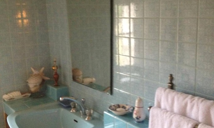Brignoles Lit Et Petit-Déjeuner | Bed and Breakfast 'Junior' with Mountain View, Shared Pool and Wi-Fi