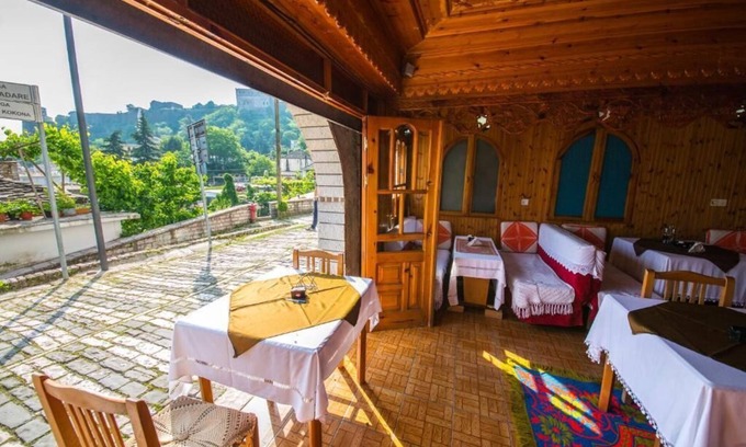 Gjirokaster Lit Et Petit-Déjeuner | Bed and Breakfast Kotoni