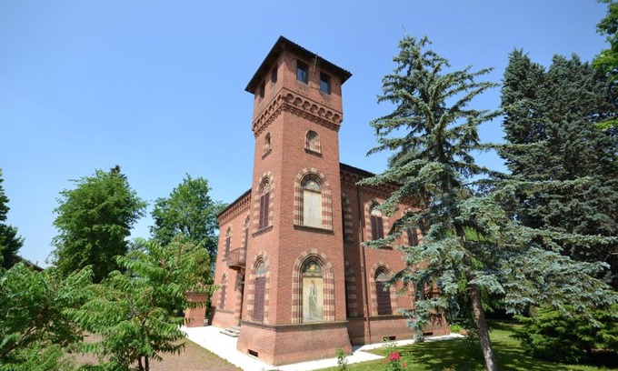 Quattordio Lit Et Petit-Déjeuner | Bed & Breakfast OttoQuadri