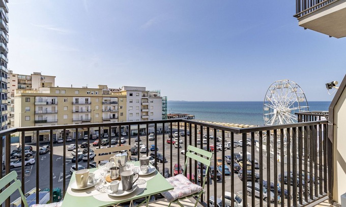 Follonica Appartement | Bedo House Beach Front, Follonica, Italy