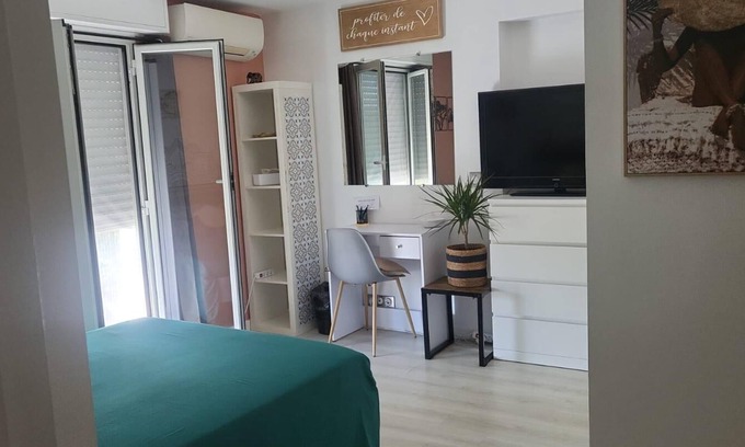 Saint Pierre de Feric Lit Et Petit-Déjeuner | Bedroom 2｜Repos, Calm & Serenity - Chez Benny