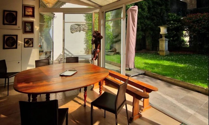 Porte-Dauphine Maison | Chambre et petit bureau sous véranda sur jardin calme