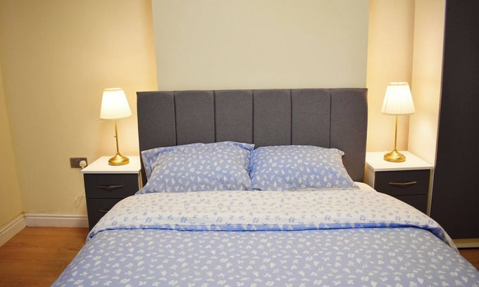 Birmingham Appartement | Bedroom in Apartment Walkable china town