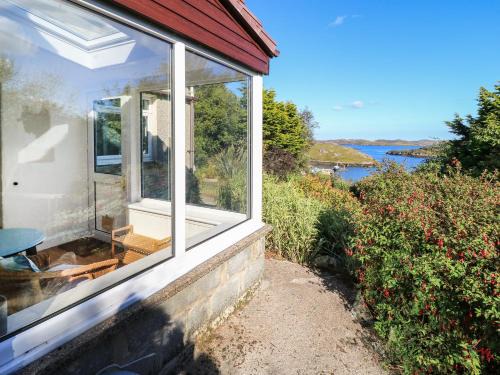 Lewis and Harris Maison | Beech Cottage