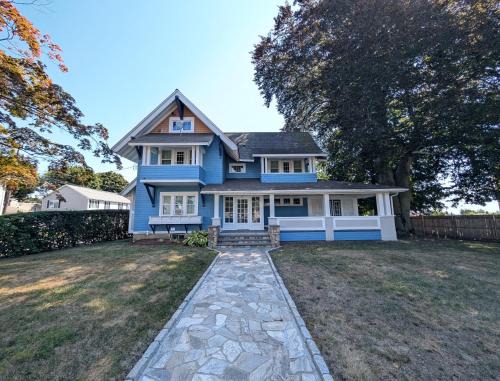 Bridgeport Maison | Beechmont-Charming Colonial for Events and Getaways!