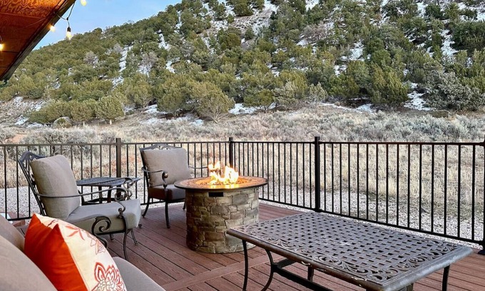 Parowan Cabine | Beehive Basecamp: Explore | Ski | Play | Memories