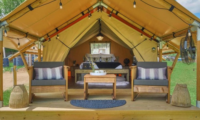 Navasota Autre | BeeWeaver Luxury Glamping - In A Meading