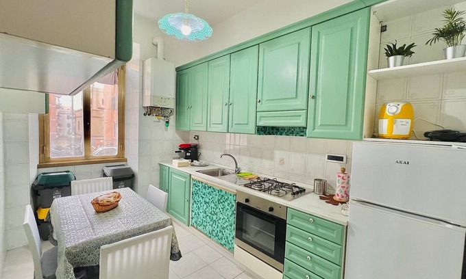 Quartiere XXIII Alessandrino Appartement | BEGONIE HOUSE Spacious, bright and colorful apartment in Centocelle.