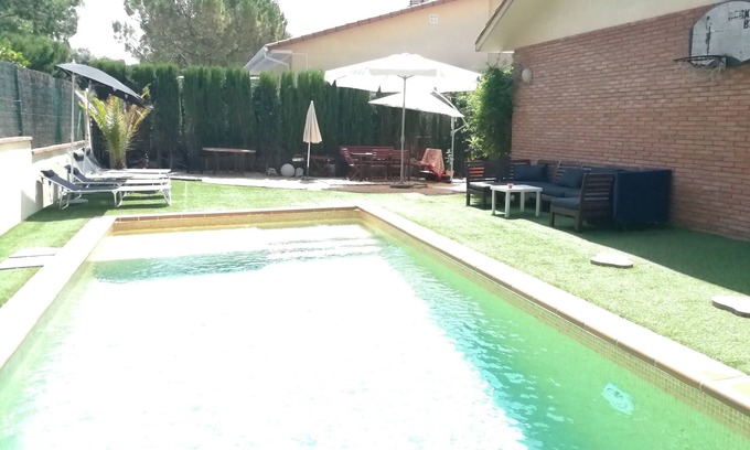 Begues Maison | Begues: Begues Maison avec pool prés de Barcelona et plages. Ideal Famille
