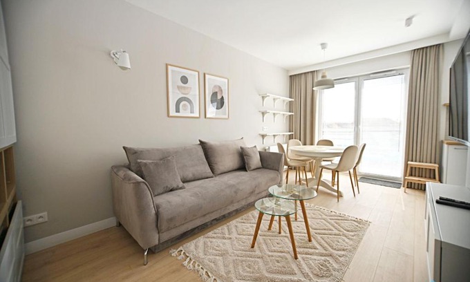 Siedlce Appartement | Beige 3city Apartment with Parking in Gdańsk by Noclegi Renters