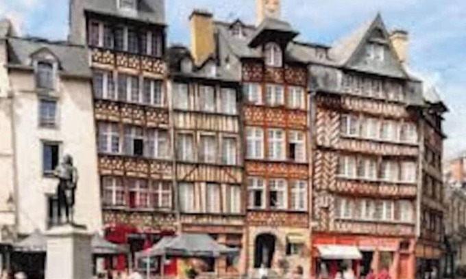 Brequigny Appartement | Bel Appartement Proche Toutes Commodités + Parking