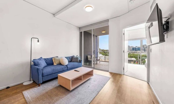 Bowen Hills Appartement | Belise - Executive 2BR Elegance plus parking & pool