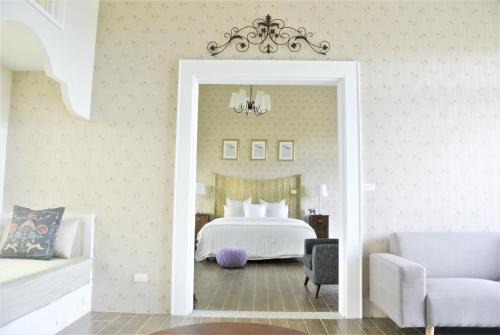 Luye Maison | Bell Cottage B&B