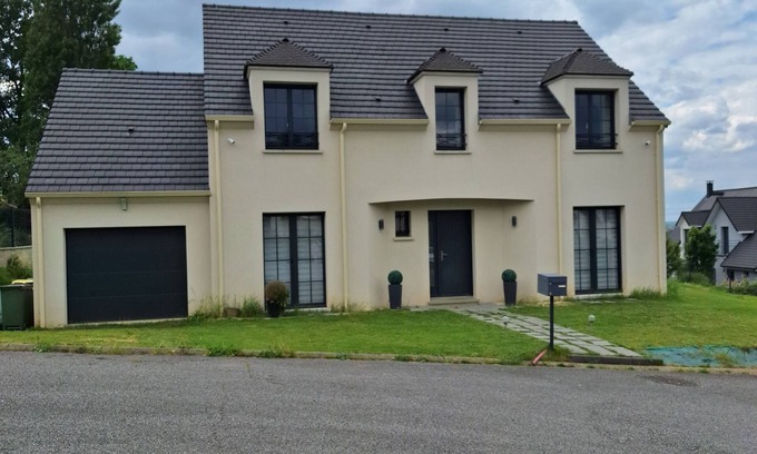 Saint-Germain-de-la-Grange Maison | Maison familiale récente