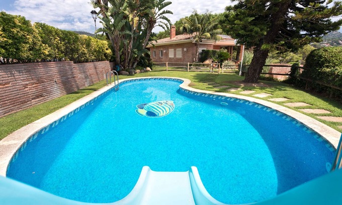 Cabrils Maison | BELL RECÓ - Incroyable jardin avec piscine privée, espace barbecue, à 25 minutes de Barcelone